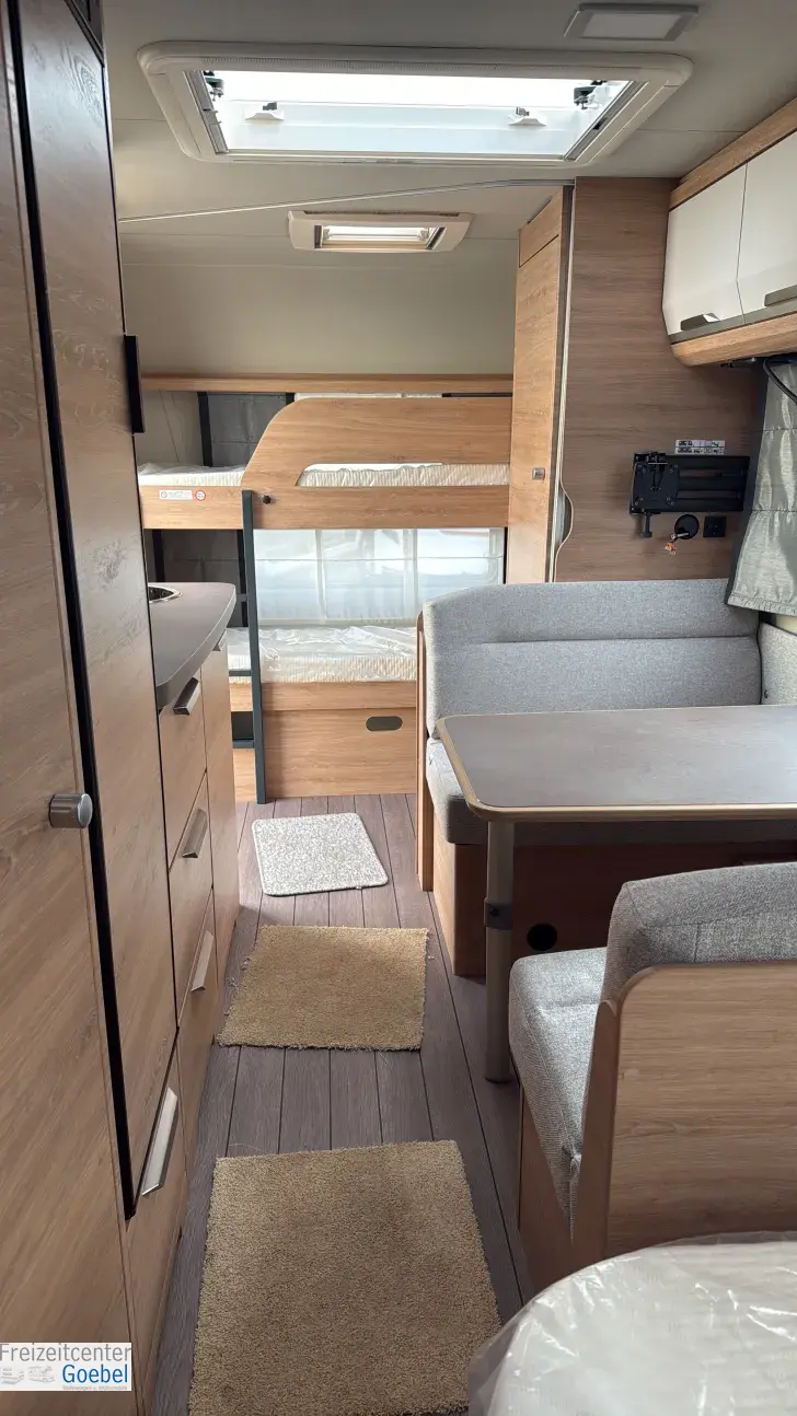 Sicht vorne-hinten Knaus Südwind 540 FDK Black Selection