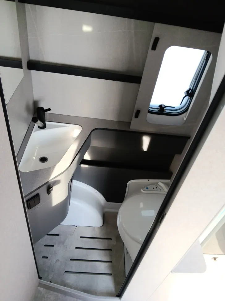 Fahrzeugbild Hymer Eriba Novaline 495 Modell 2026 #9
