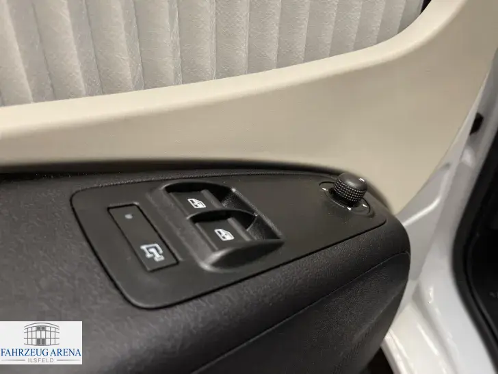 Fahrzeugbild VanTourer 600 D Peugeot 165 PS Chassis-Comfort-Dach-Paket #10