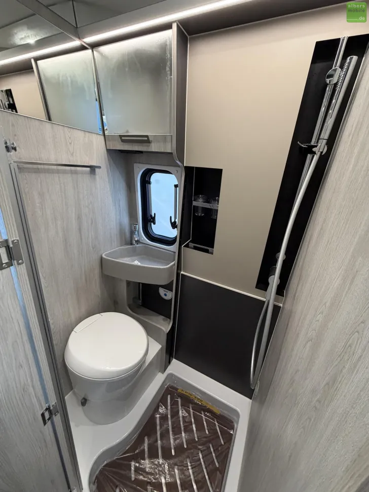 Fahrzeugbild Roller Team Livingstone Duo Advance LED Safety Winter AHK #17