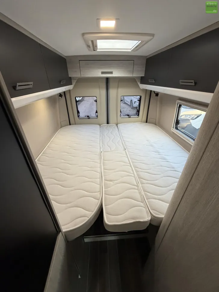 Fahrzeugbild Roller Team Livingstone Duo Advance LED Safety Winter AHK #19