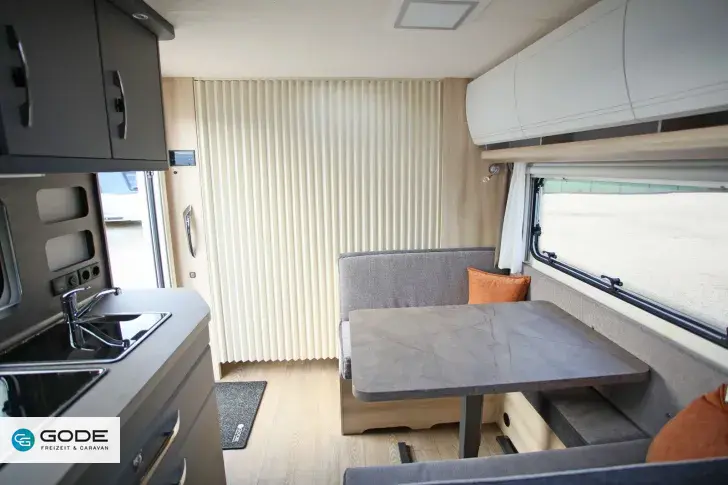 Fahrzeugbild Hobby De Luxe 540 KMFe/Duschvorbereitung/Ambiente #12