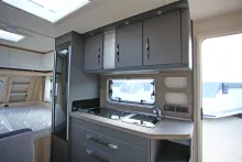 Fahrzeugbild Hobby De Luxe 540 KMFe/Duschvorbereitung/Ambiente #14