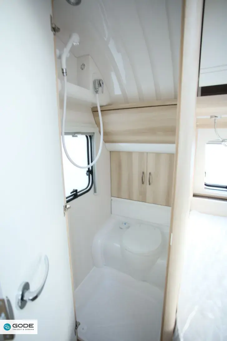 Fahrzeugbild Hobby De Luxe 540 KMFe/Duschvorbereitung/Ambiente #19