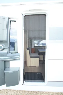 Fahrzeugbild Hobby De Luxe 540 KMFe/Duschvorbereitung/Ambiente #24