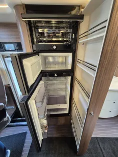 Bild 25 Concorde CARVER 850 L *Barversion*Retarder*Lith.*Solar*