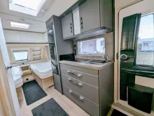 Fahrzeugbild Hobby De Luxe 495 UL IC-Line Sondermodell #8