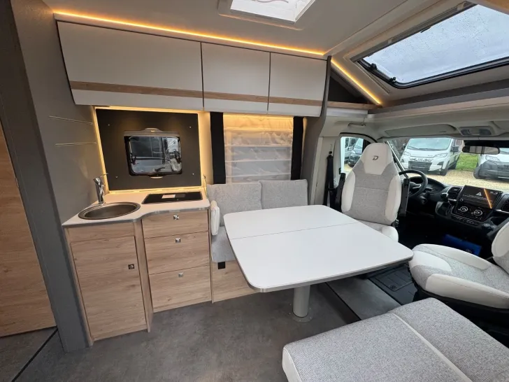 Fahrzeugbild Dethleffs Just Camp Teilintegriert T 7052 EBL Modell 2026 #14