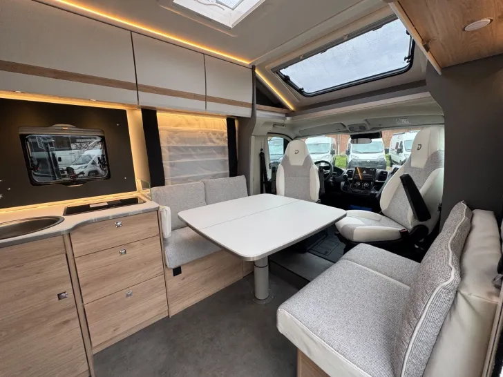 Fahrzeugbild Dethleffs Just Camp Teilintegriert T 7052 EBL Modell 2026 #15