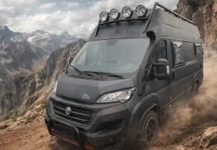 Bild Camper Van Cliff 640