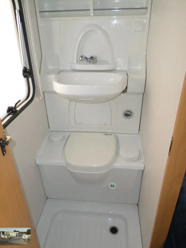 Fahrzeugbild Chateau Cantara 450 TZF Nr. 92 - franz. Bett, RSG #23
