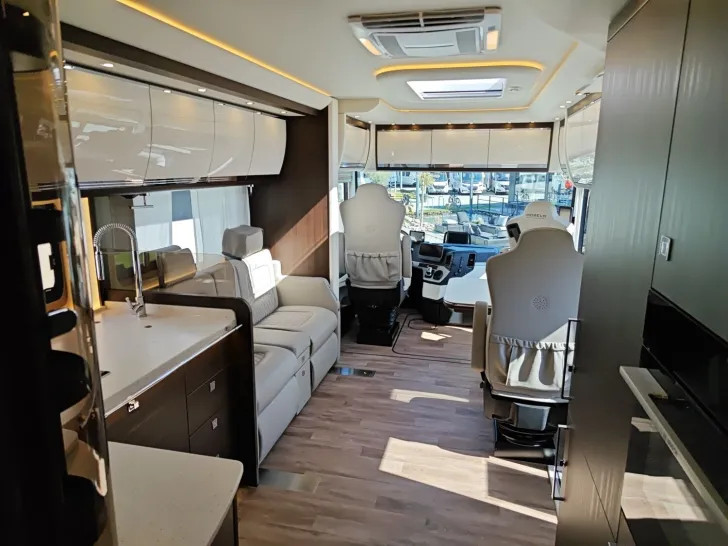 Fahrzeugbild Morelo Grand Empire 110 GSO MB Actros1840L- LP775.270,- #19