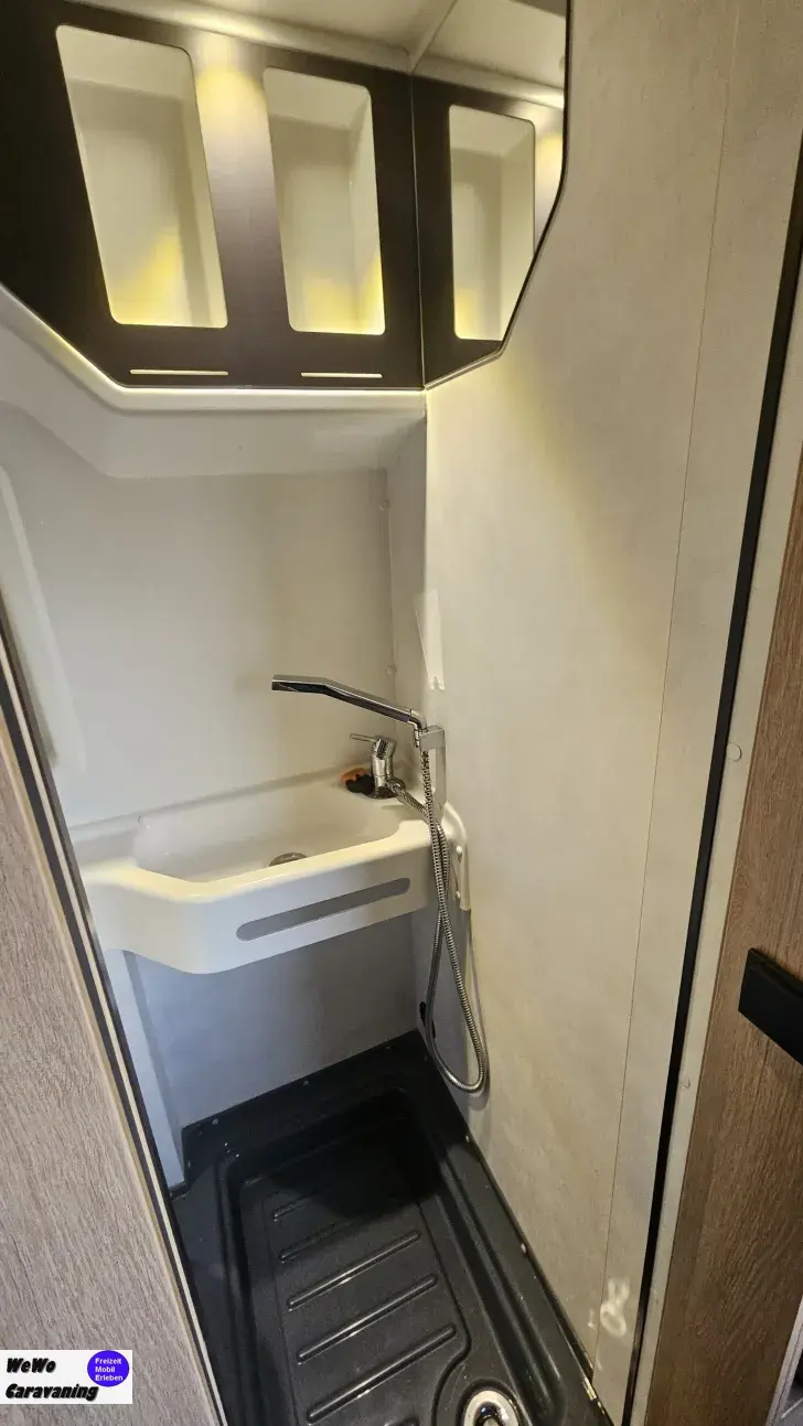 Fahrzeugbild Joa Camp CV 63T Schlafdach AHK Solar #9