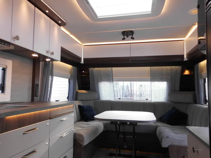 Fahrzeugbild Polar Blueline 650 BSA Heckbad Einzelbetten 2xALDE ++ #1