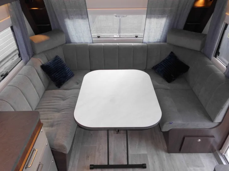 Fahrzeugbild Polar Blueline 650 BSA Heckbad Einzelbetten 2xALDE ++ #7