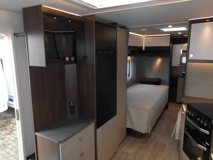 Fahrzeugbild Polar Blueline 650 BSA Heckbad Einzelbetten 2xALDE ++ #10