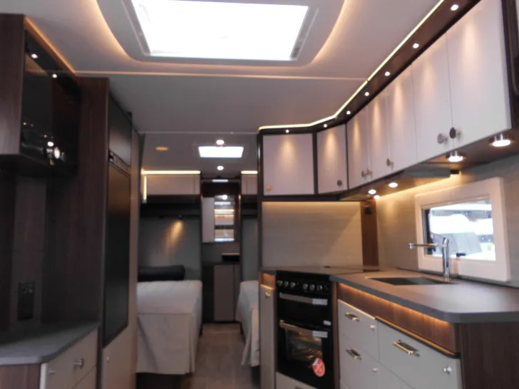 Fahrzeugbild Polar Blueline 650 BSA Heckbad Einzelbetten 2xALDE ++ #11