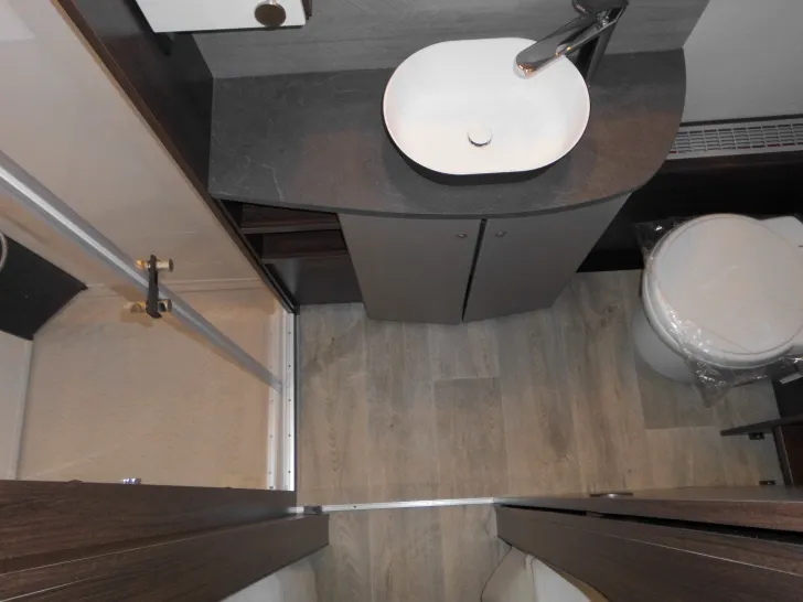 Fahrzeugbild Polar Blueline 650 BSA Heckbad Einzelbetten 2xALDE ++ #15