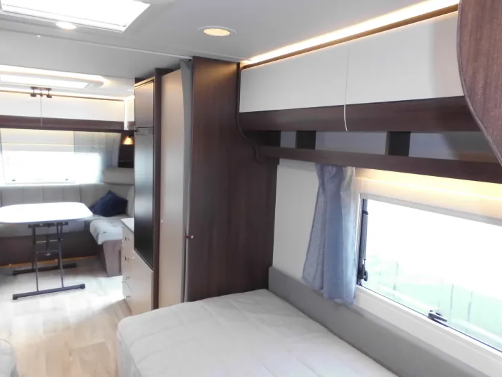 Fahrzeugbild Polar Blueline 650 BSA Heckbad Einzelbetten 2xALDE ++ #16