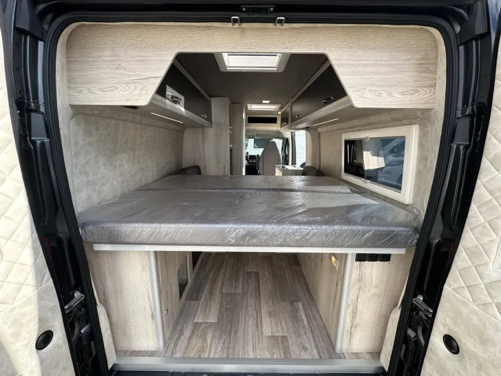 Fahrzeugbild Megamobil Mega Twin 600 Truma Kombi 6 DE 2m x 1,9m Bett #12