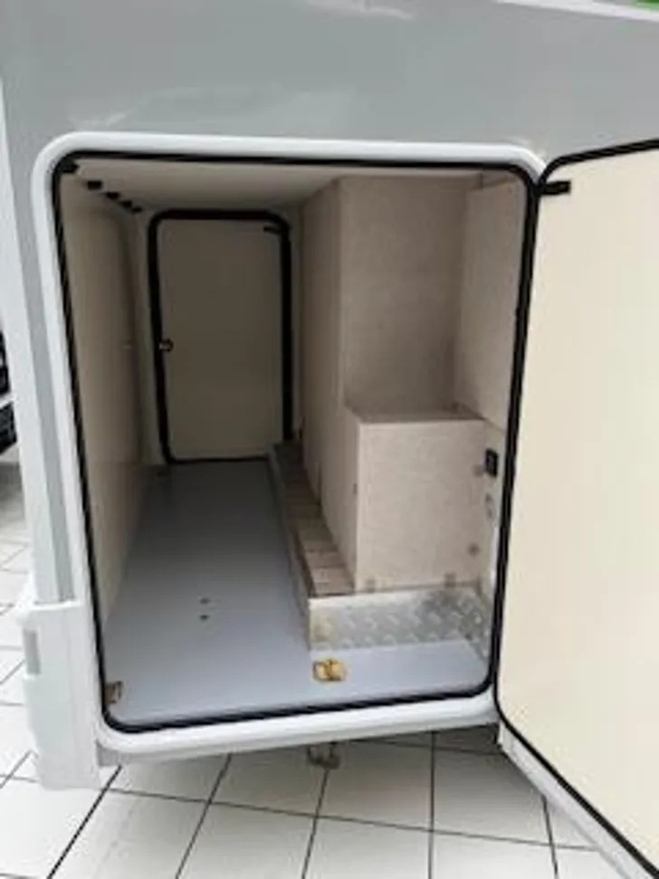 Fahrzeugbild Forster Coupe FT599HBN Travel Line + Winter Pack+Hubbett #14