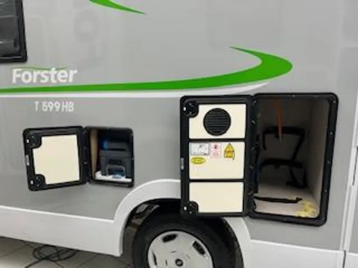 Fahrzeugbild Forster Coupe FT599HBN Travel Line + Winter Pack+Hubbett #15