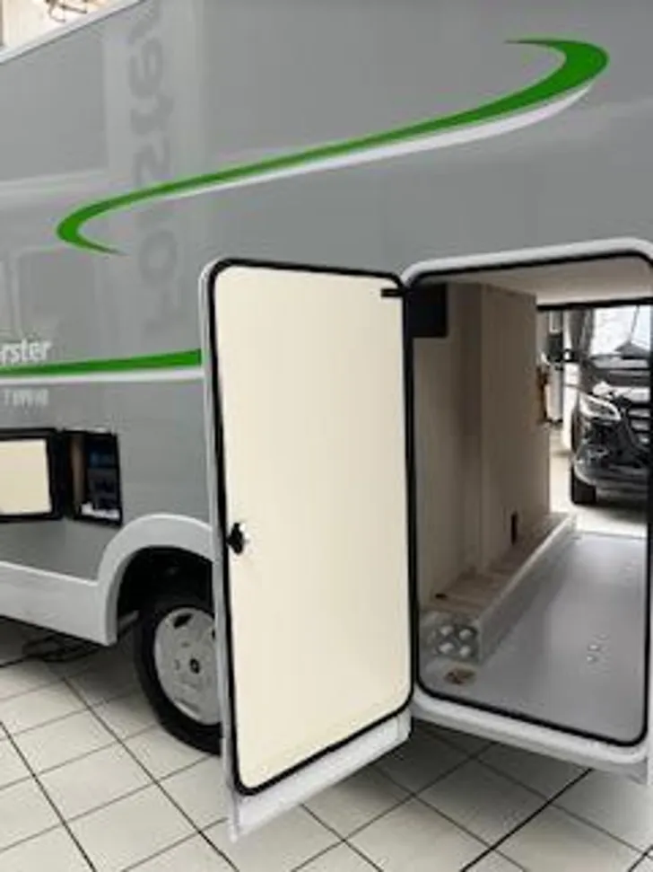 Fahrzeugbild Forster Coupe FT599HBN Travel Line + Winter Pack+Hubbett #16