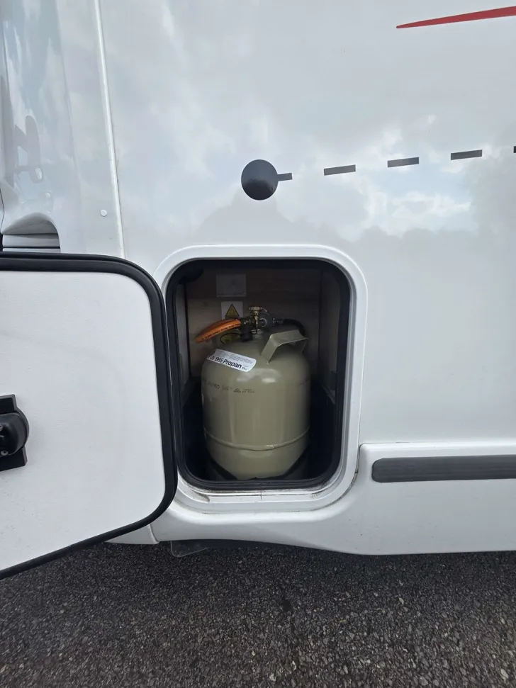 Fahrzeugbild Challenger Alkoven C256 Start Edition Automatik, Solar, SAT-TV #10