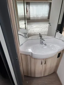 Fahrzeugbild Hobby De Luxe 460 UFe neuwertiger Zustand #4