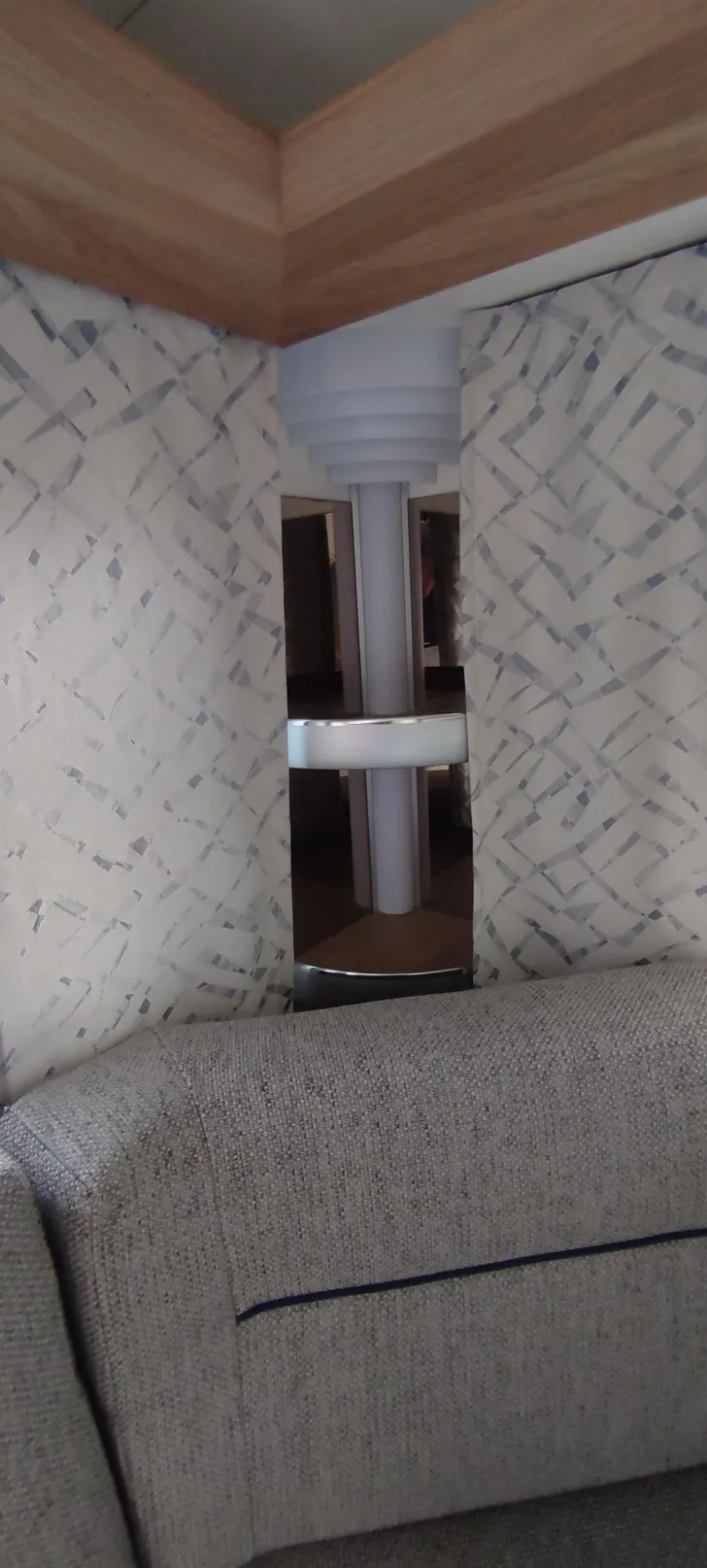 Fahrzeugbild Hobby De Luxe 460 UFe neuwertiger Zustand #8