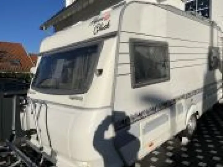 Fahrzeugbild Hobby De Luxe Easy 450 UF #1