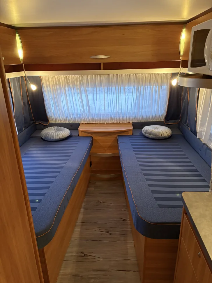 Grundriss Nacht Bürstner Flipper 460 TL Einzelbetten, Mikrow