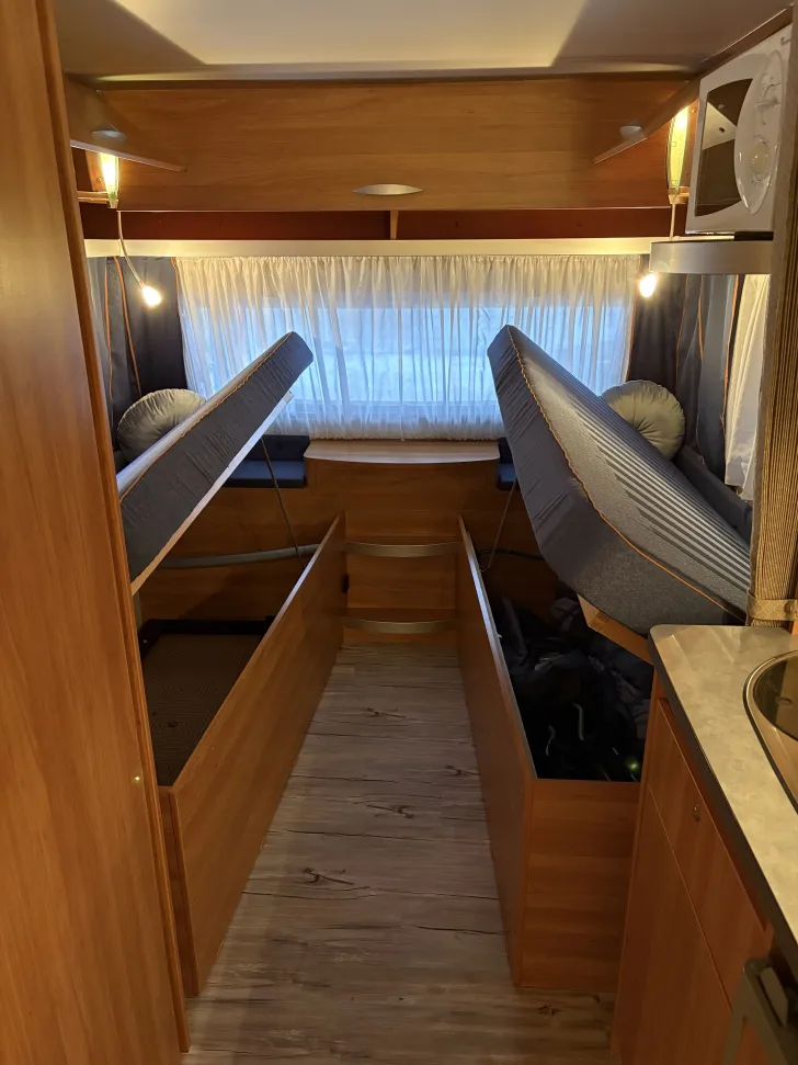 Fahrzeugbild Bürstner Flipper 460 TL Einzelbetten, Mikrow #4