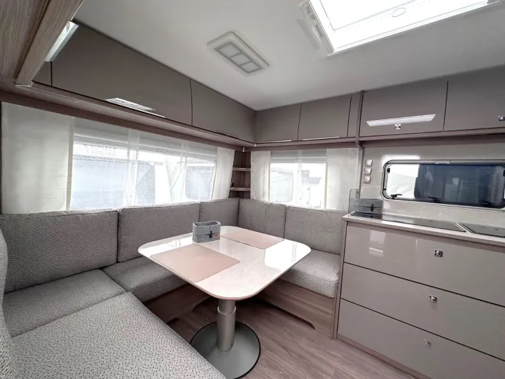 Fahrzeugbild Fendt Tendenza 560 SG 2.000 kg Klima Truma Compact + #5