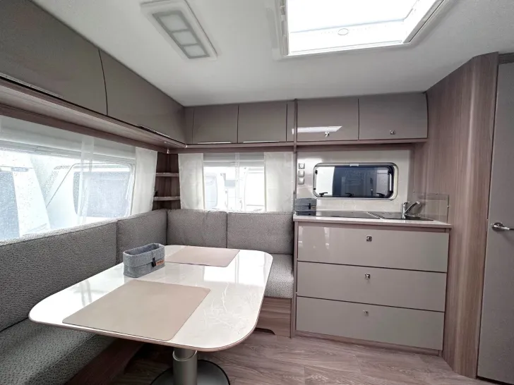 Fahrzeugbild Fendt Tendenza 560 SG 2.000 kg Klima Truma Compact + #6