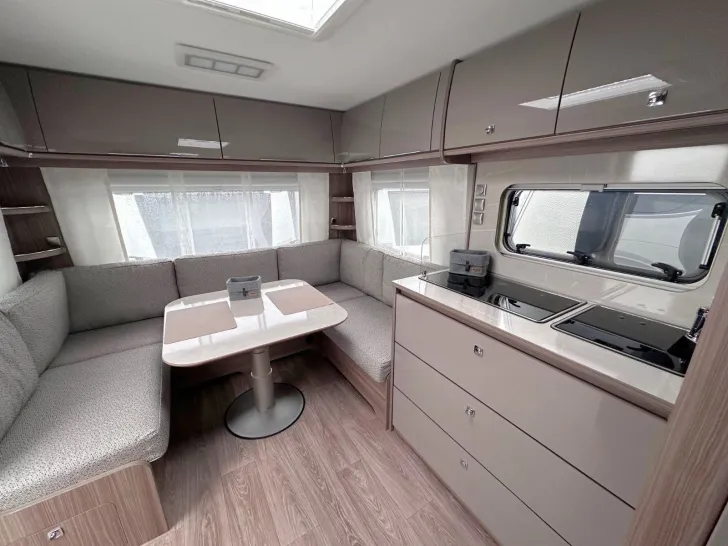 Fahrzeugbild Fendt Tendenza 560 SG 2.000 kg Klima Truma Compact + #8