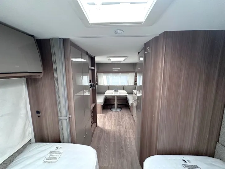 Fahrzeugbild Fendt Tendenza 560 SG 2.000 kg Klima Truma Compact + #9