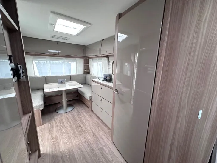 Fahrzeugbild Fendt Tendenza 560 SG 2.000 kg Klima Truma Compact + #11