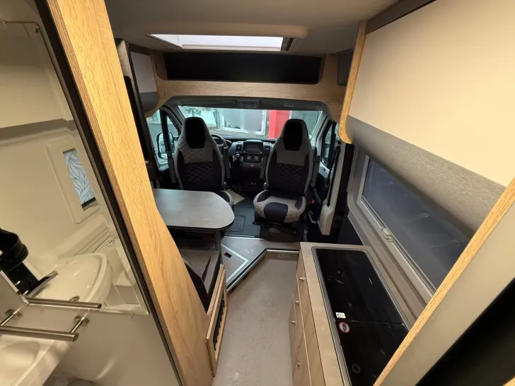 Fahrzeugbild Clever SELECT LINE Celebration 600 #13