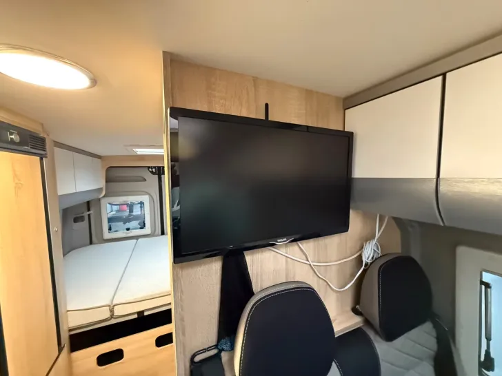 Fahrzeugbild Clever SELECT LINE Celebration 600 #28