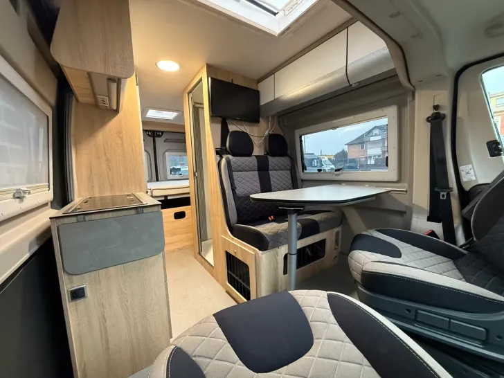 Fahrzeugbild Clever SELECT LINE Celebration 600 #47