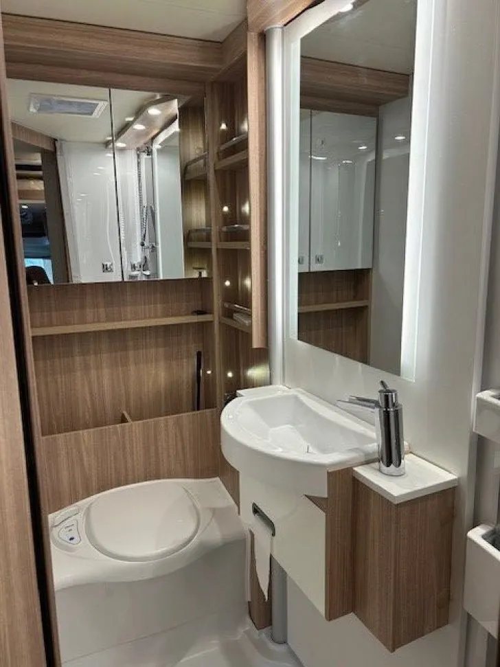 Fahrzeugbild Bürstner Limited T 660 Sehr gut gepflegt #8