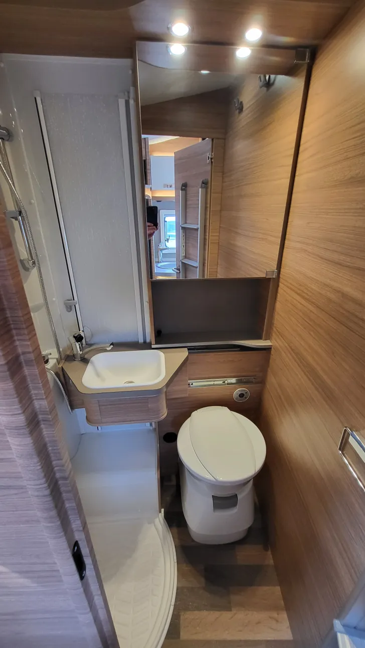 Fahrzeugbild Weinsberg CaraCompact 640 MEG Suite EDITION [PEPPER] #19