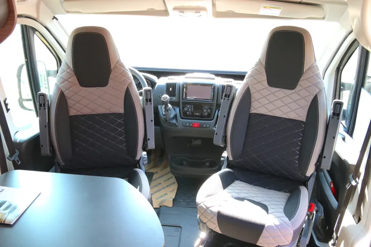 Fahrzeugbild Clever Runner 636 #7