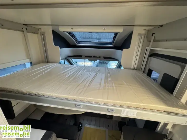 Fahrzeugbild Forster T 599 HB Coupé (Slim) mit Hubbett #8