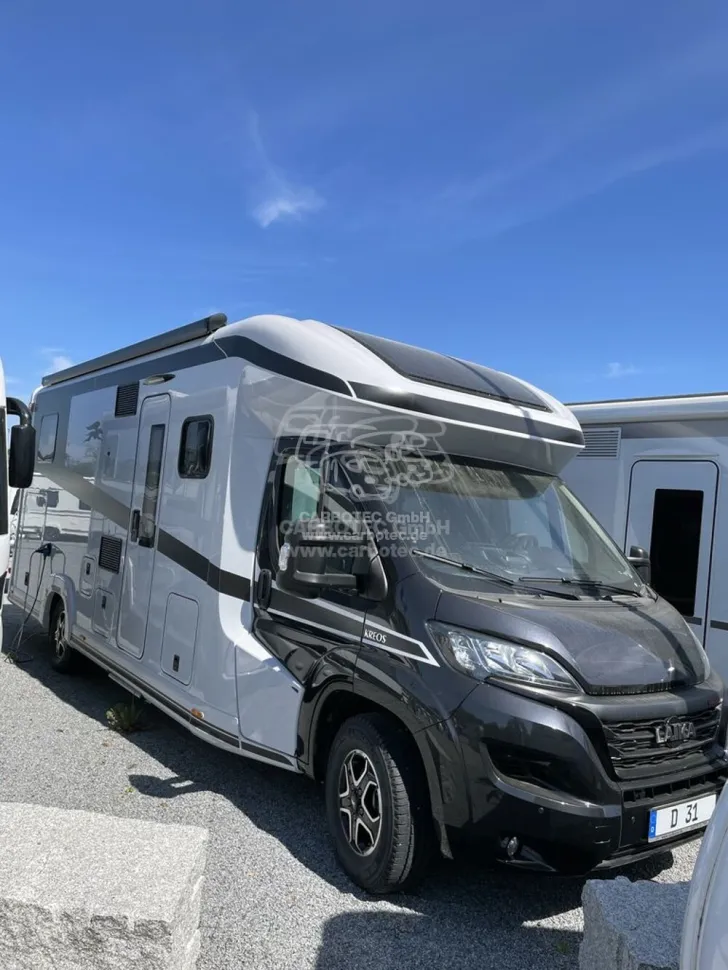 Fahrzeugbild Laika Kreos L 5009 #2