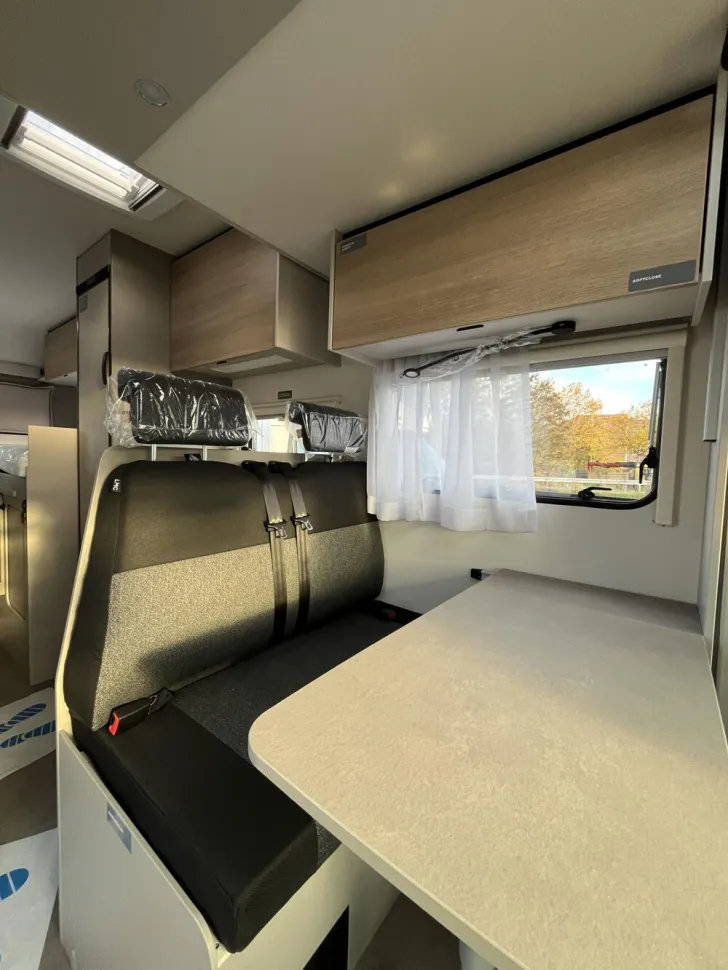 Fahrzeugbild LMC Tracer 690 EL #13