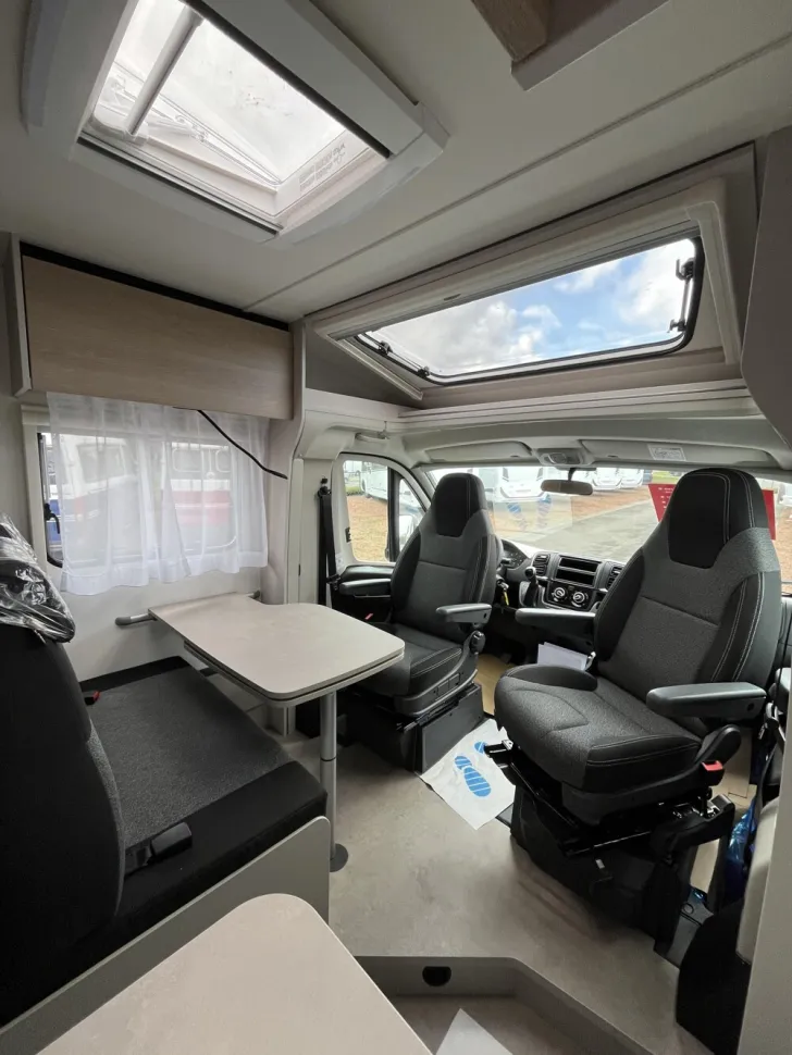 Fahrzeugbild LMC Tracer V 600 #8