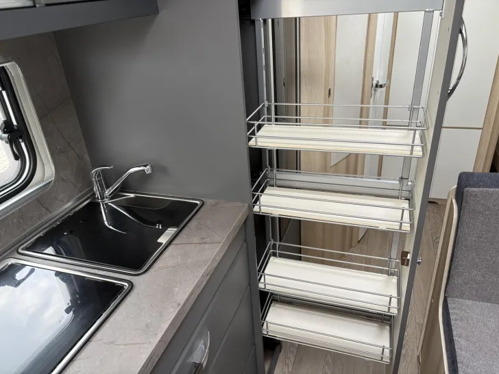 Fahrzeugbild Hobby De Luxe 545 KMF #11