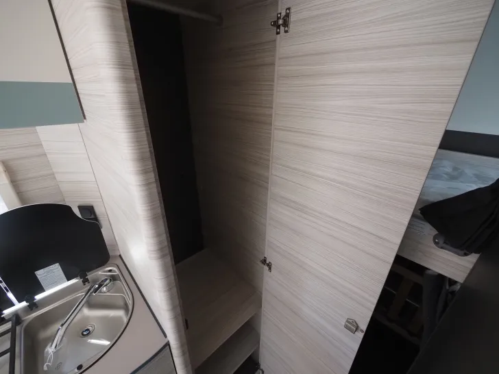 Fahrzeugbild Dethleffs C'Joy 410 LK, Dynamikpaket, Badfenster #8